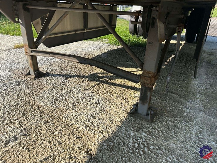 2014-stoughton-28-ft-x-102-in-image-10