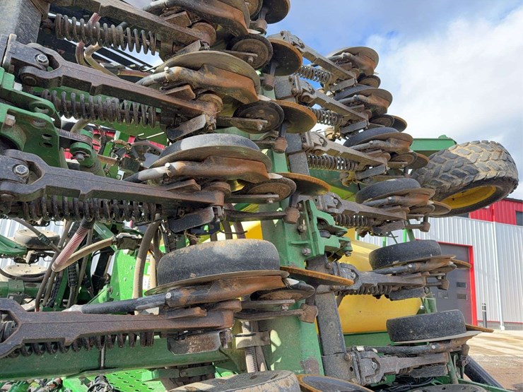 2011-john-deere-1990-image-40