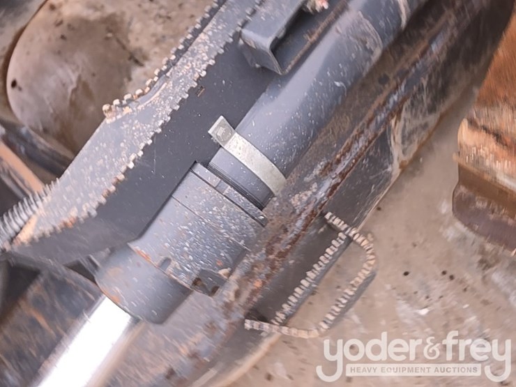 2019-deere-850l-lgp-image-37