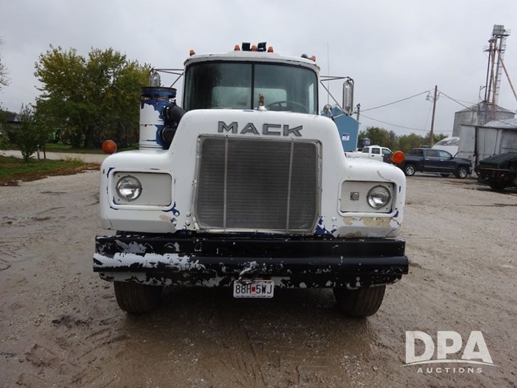 mack-r686st-image-6