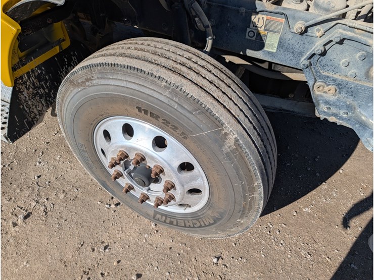 2020-kenworth-t880-image-13