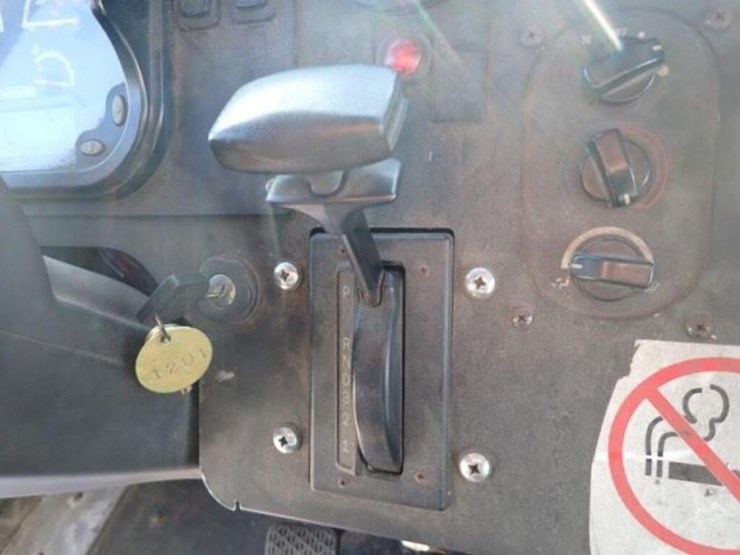 2012-freightliner-mt55-image-21