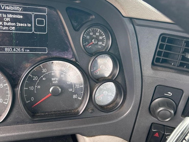 peterbilt-579-image-63