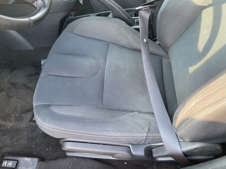 #1078-•-2010-nissan-sentra-ser-spec-v-sedan-(has-wi-title)-image-33