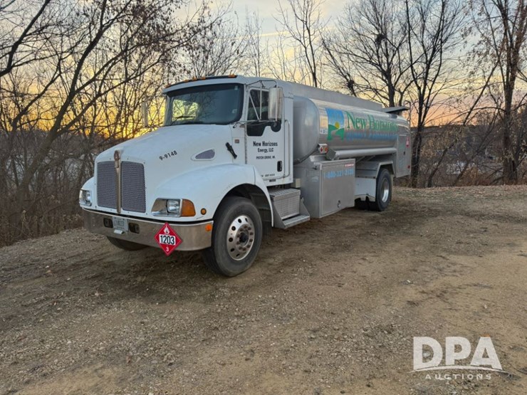 kenworth-t300-image-1