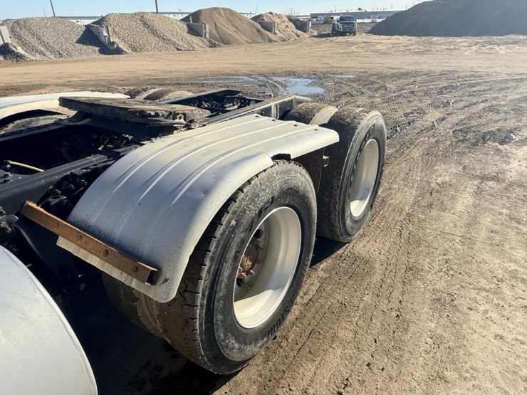 2017-international-prostar-image-26