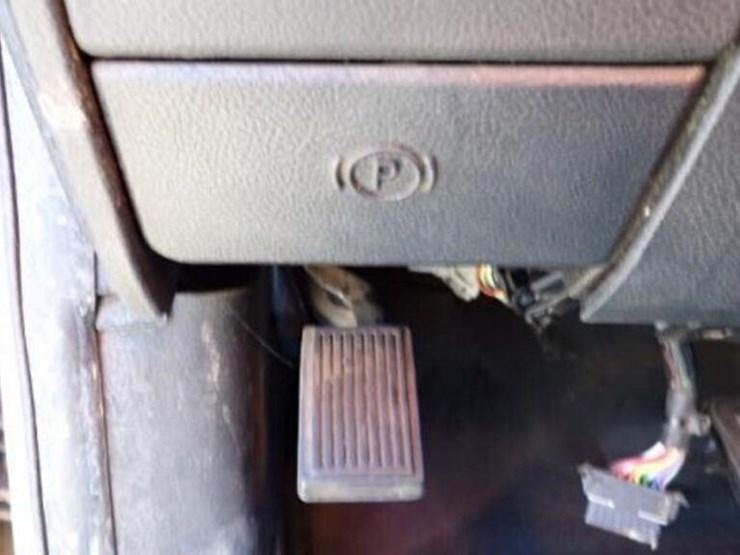 2016-dodge-1500-image-35