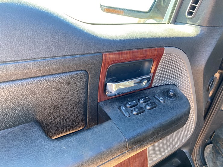 ford-f150-lariat-image-32