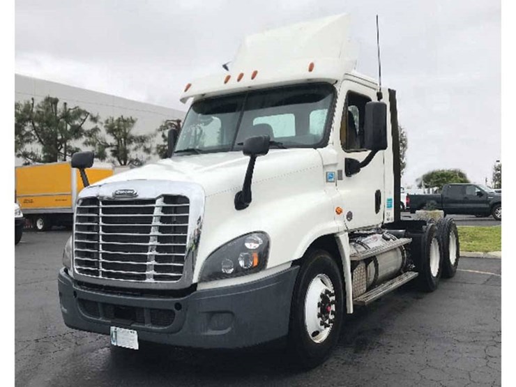 2019-freightliner-cascadia-125-image-1