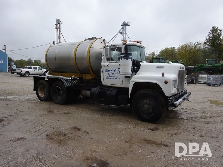 mack-r686st-image-12