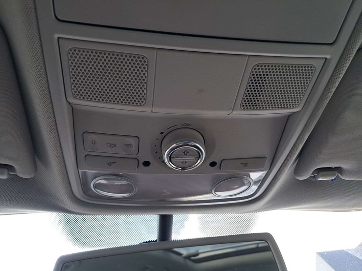 2010-volkswagen-tiguan-image-16