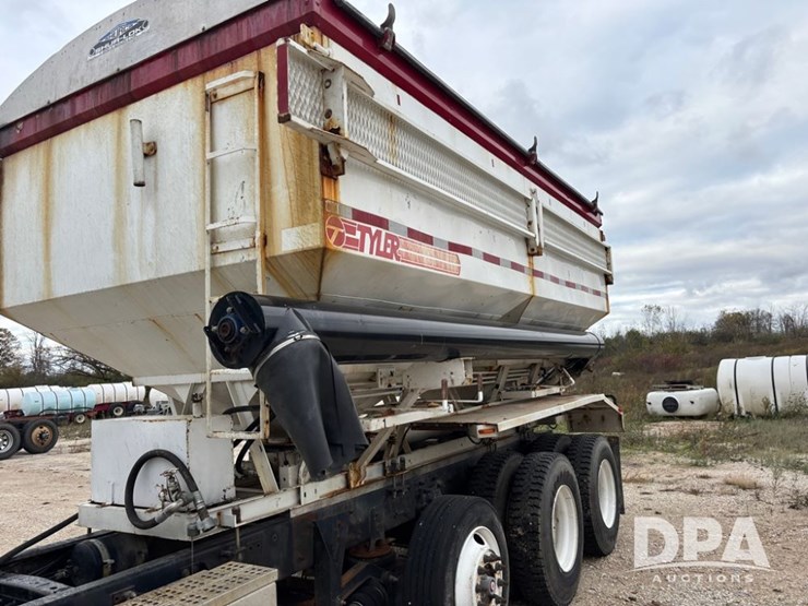 freightliner-fld112-image-46