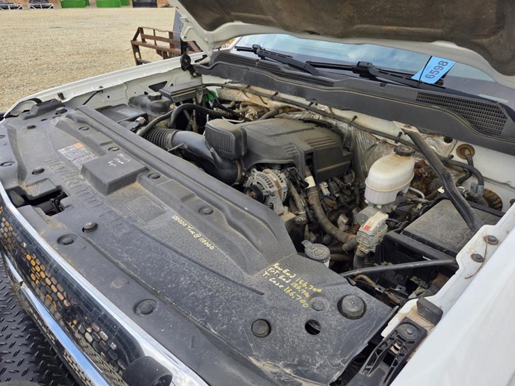 2015-chevrolet-silverado-2500hd-image-37