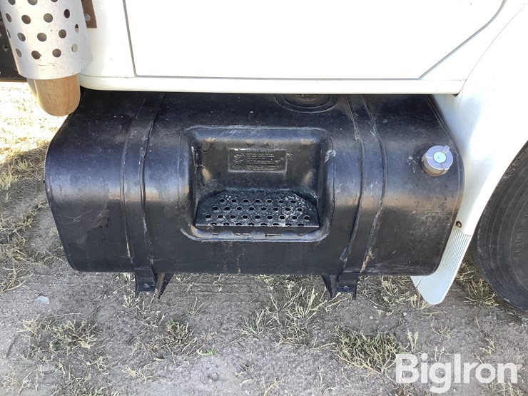 international-4700-image-13