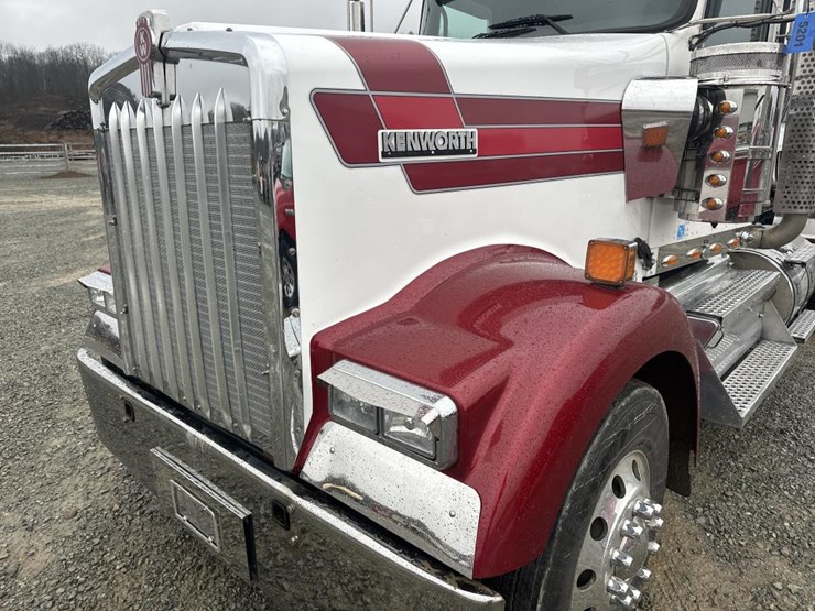kenworth-w900-image-9
