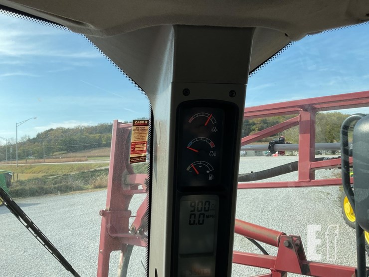 case-ih-patriot-3330-image-59