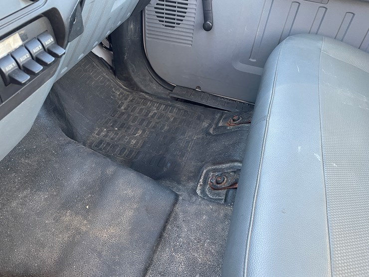 2015-ford-f650-image-24