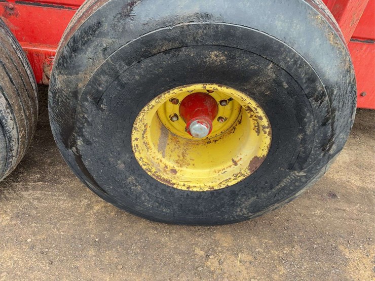 new-holland-195-image-12