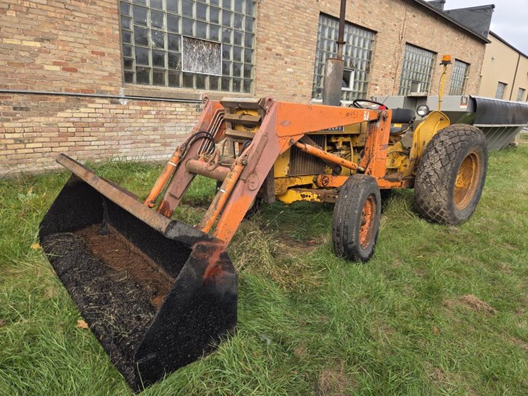 john-deere-300-image-1