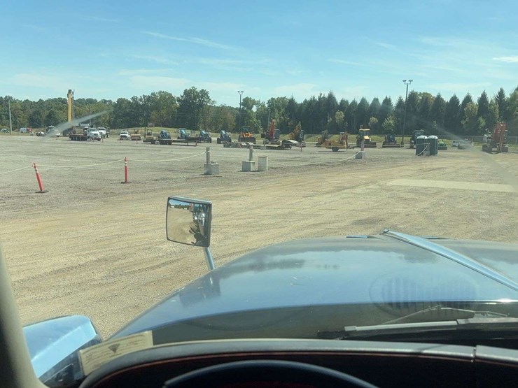 2010-international-lf517-lone-star-dump-truck-image-43