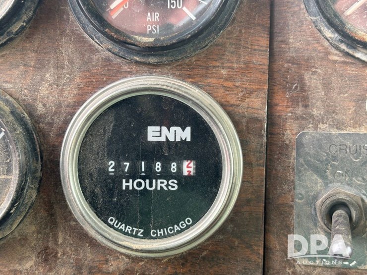 peterbilt-377-image-76