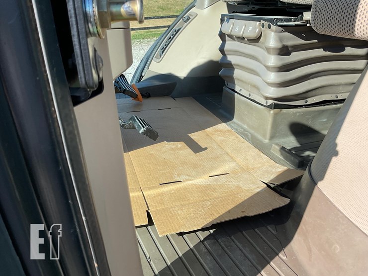 john-deere-8335r-image-46