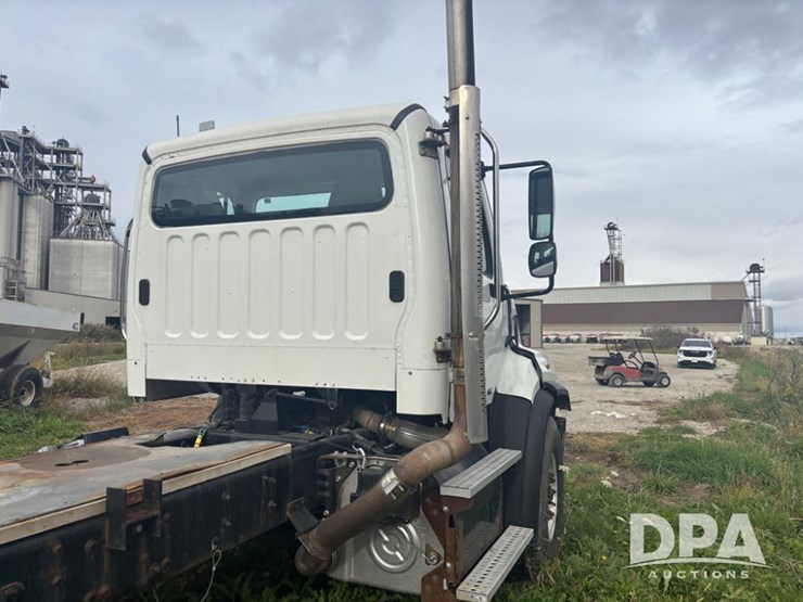 freightliner-114sd-image-14