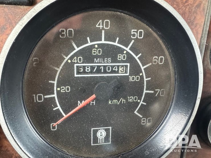 kenworth-t800-image-16