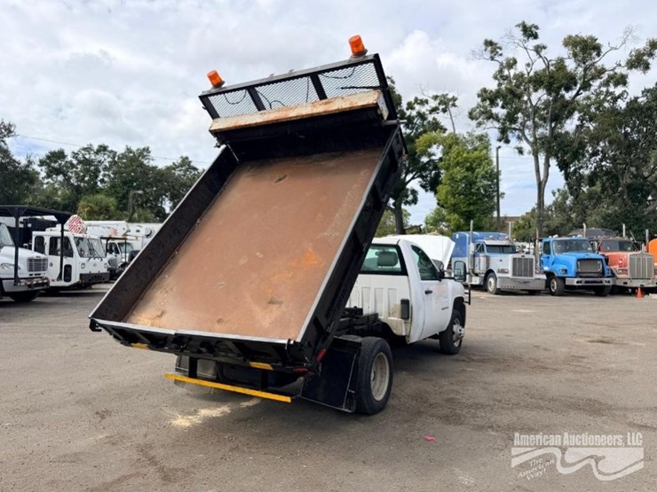 2009-chevrolet-silverado-3500-image-7