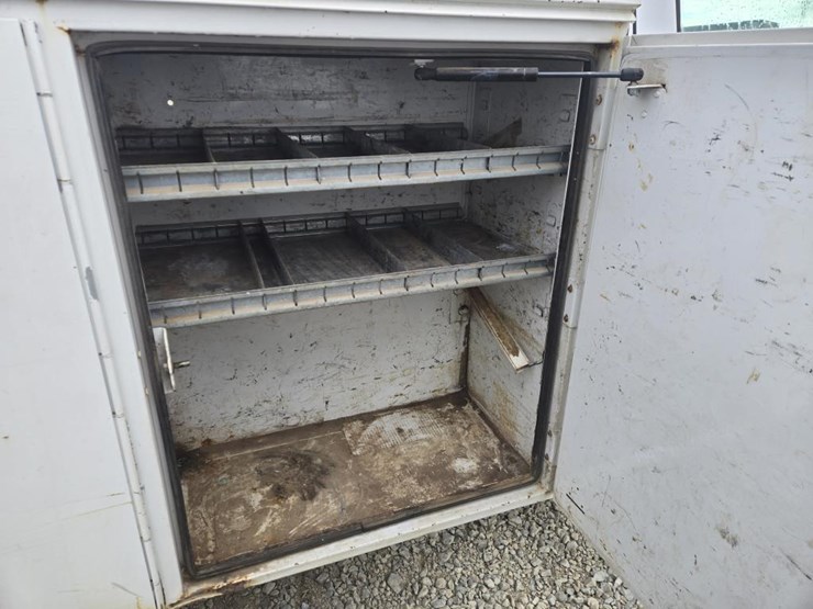 2011-ford-f350-image-25