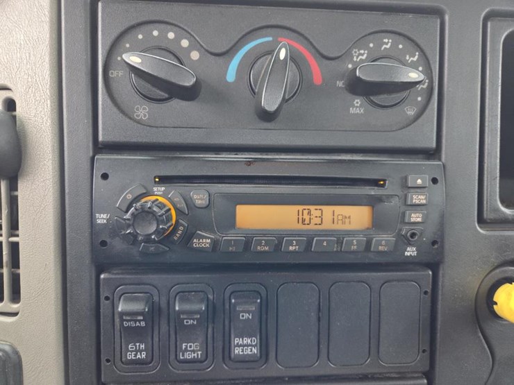 2013-international-durastar-4300-image-79