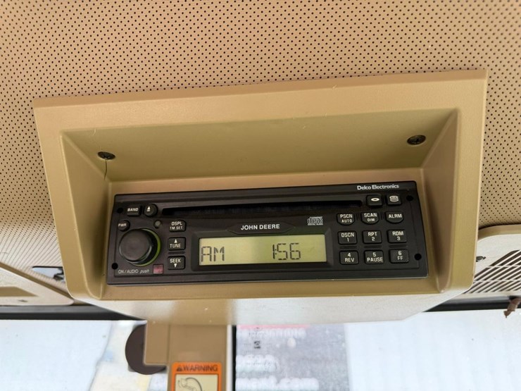 2000-john-deere-7810-image-36