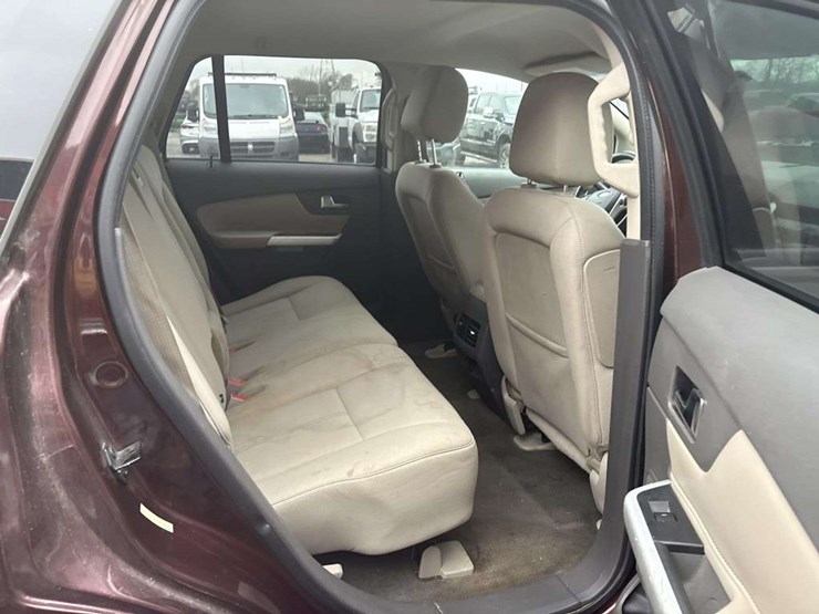 2012-ford-edge-image-18