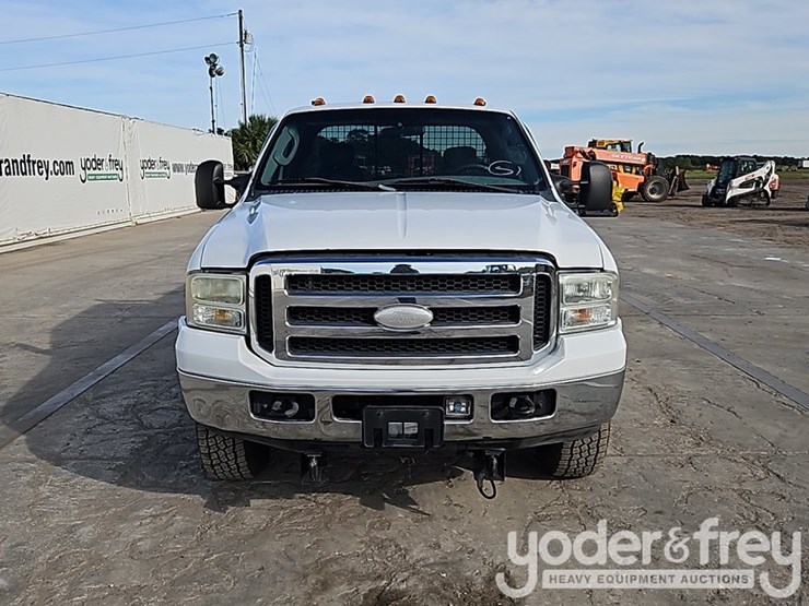 ford-f350-xlt-image-11