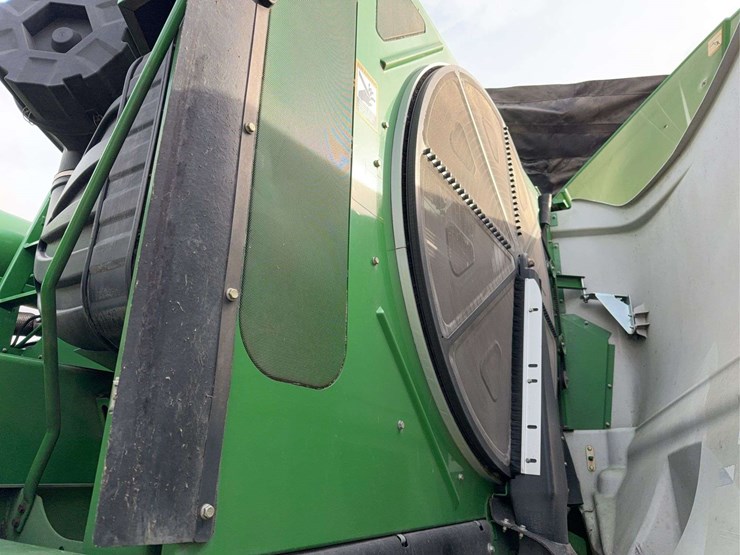 2013-john-deere-s670-image-19