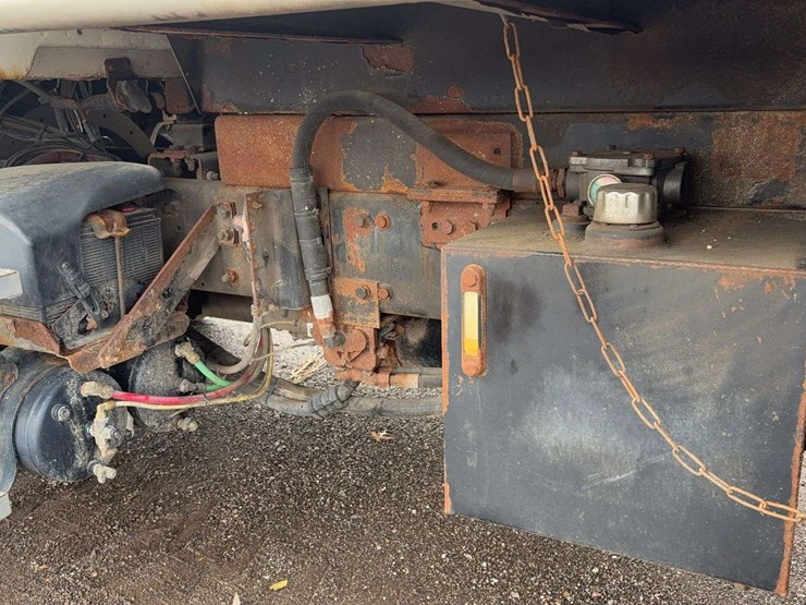 2005-sterling-l8500-image-15