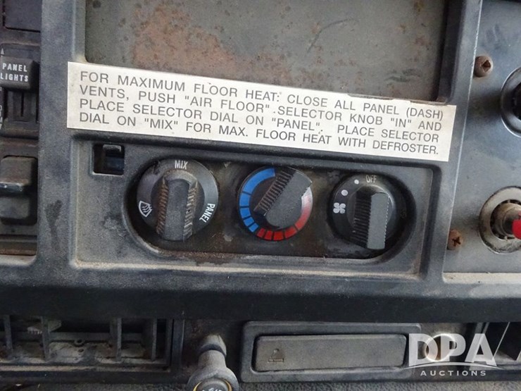 2003-international-8100-image-81