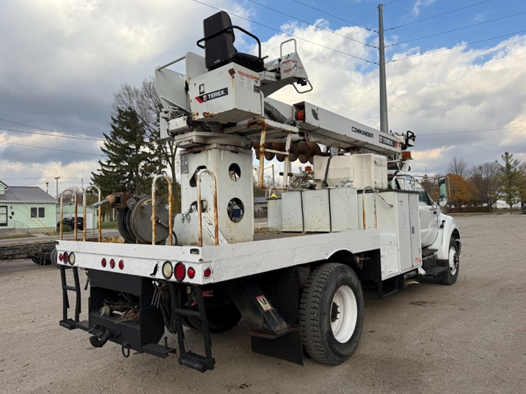 2013-ford-f750-image-4