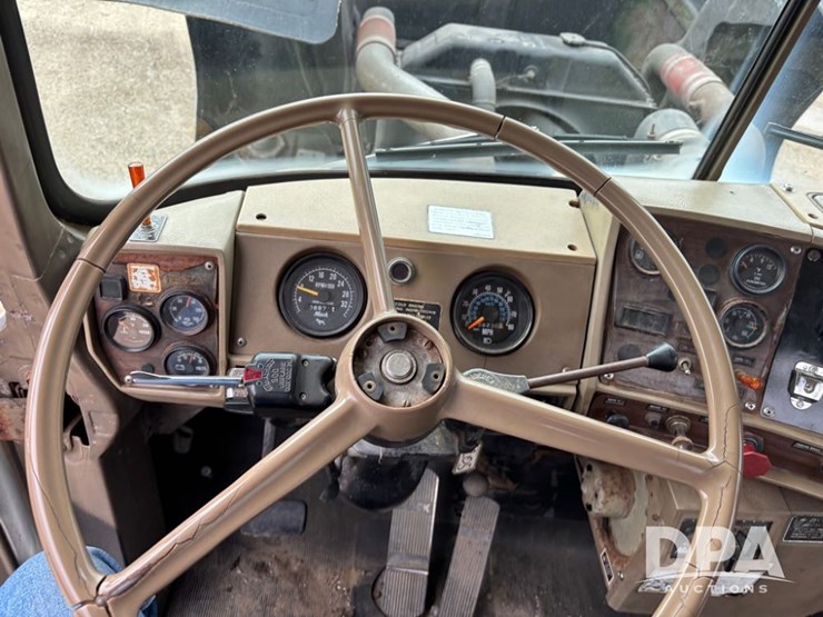 mack-r686st-image-62