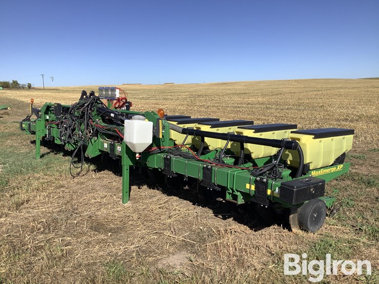 john-deere-1720-image-1