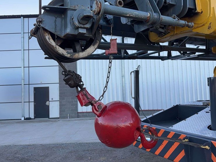 1993-grove-tms700b-image-41