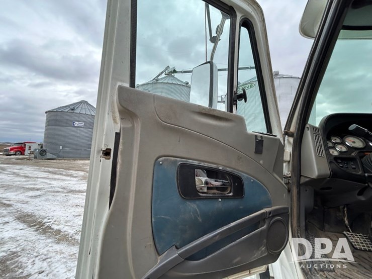 international-prostar-image-74