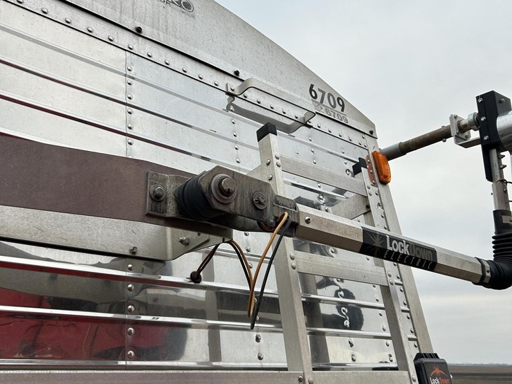 2006-wilson-41ft-grain-trailer-image-17