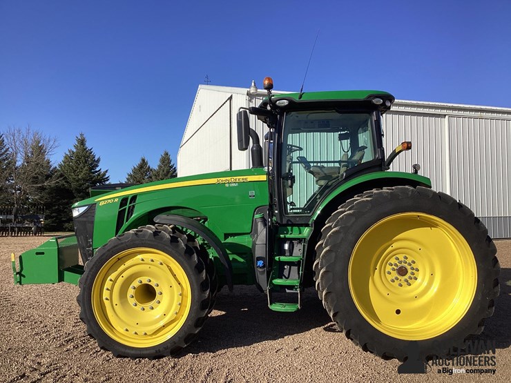 john-deere-8270r-image-8