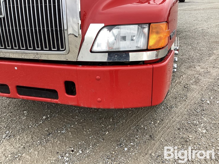 2002-volvo-vnl-t/a-truck-tractor-image-13