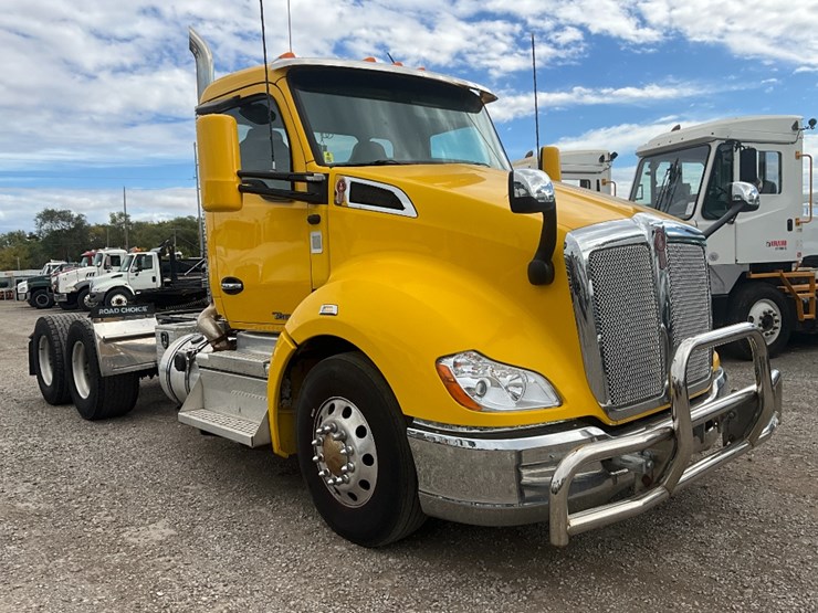 2020-kenworth-t680-image-2