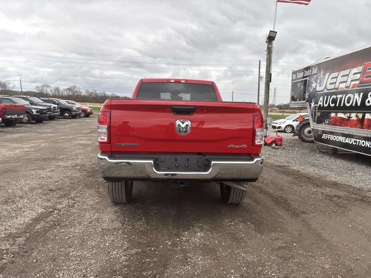 2024-ram-2500-big-horn-image-4