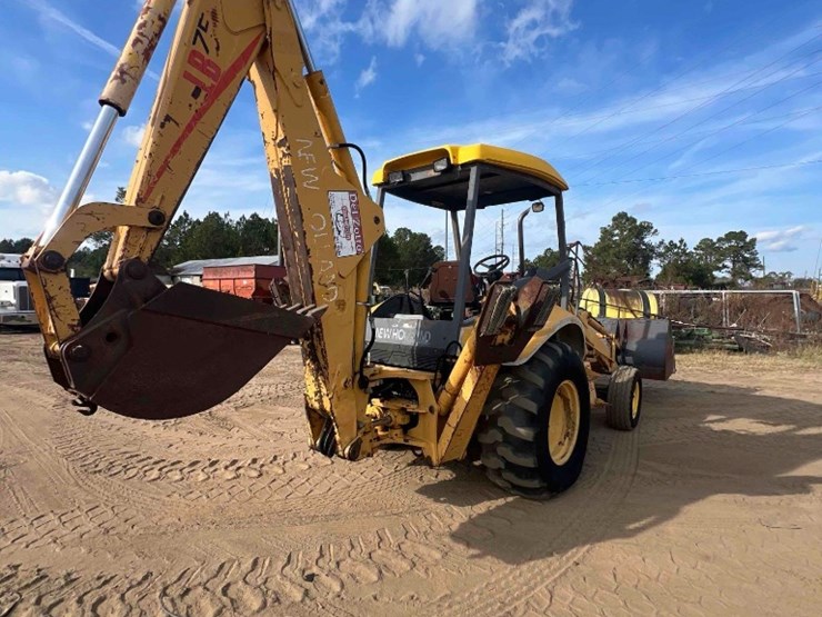 new-holland-lb75-image-3