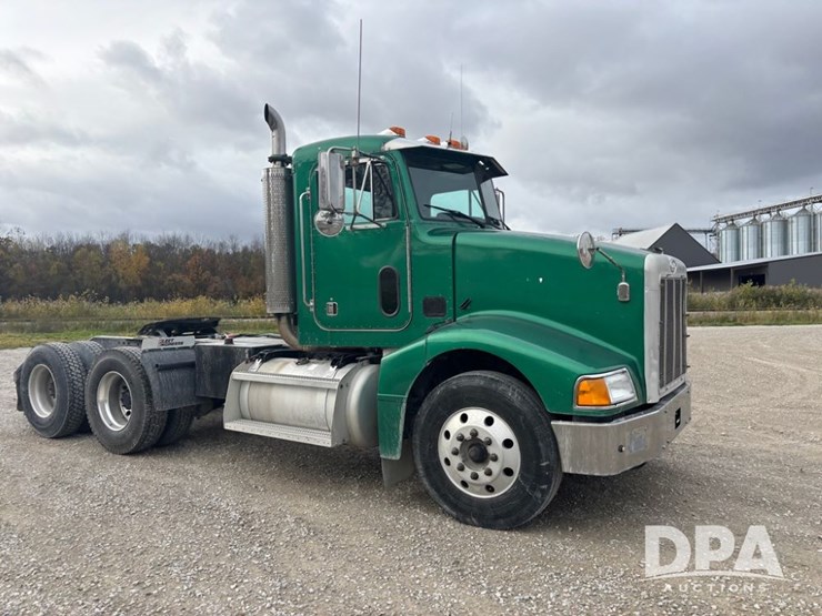 peterbilt-385-image-22