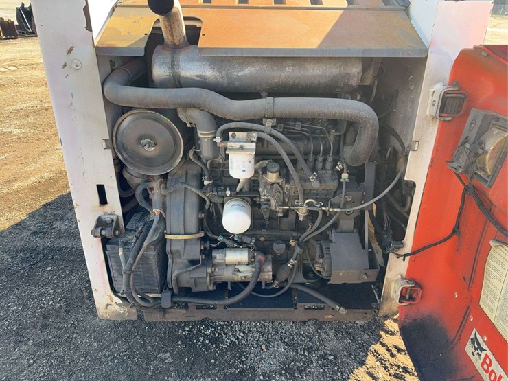 bobcat-s220-image-9
